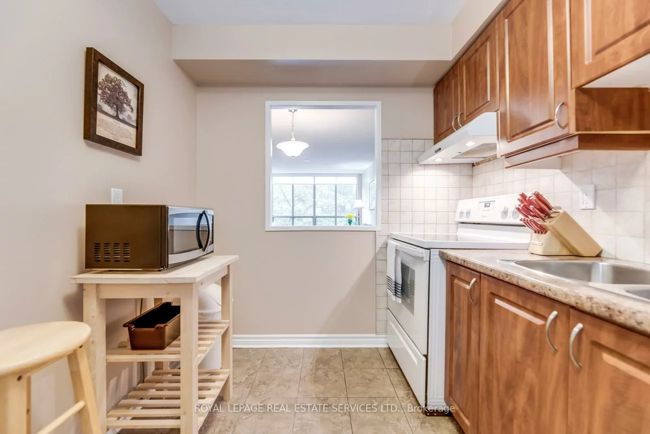 1110, Walden, Clarkson, Mississauga