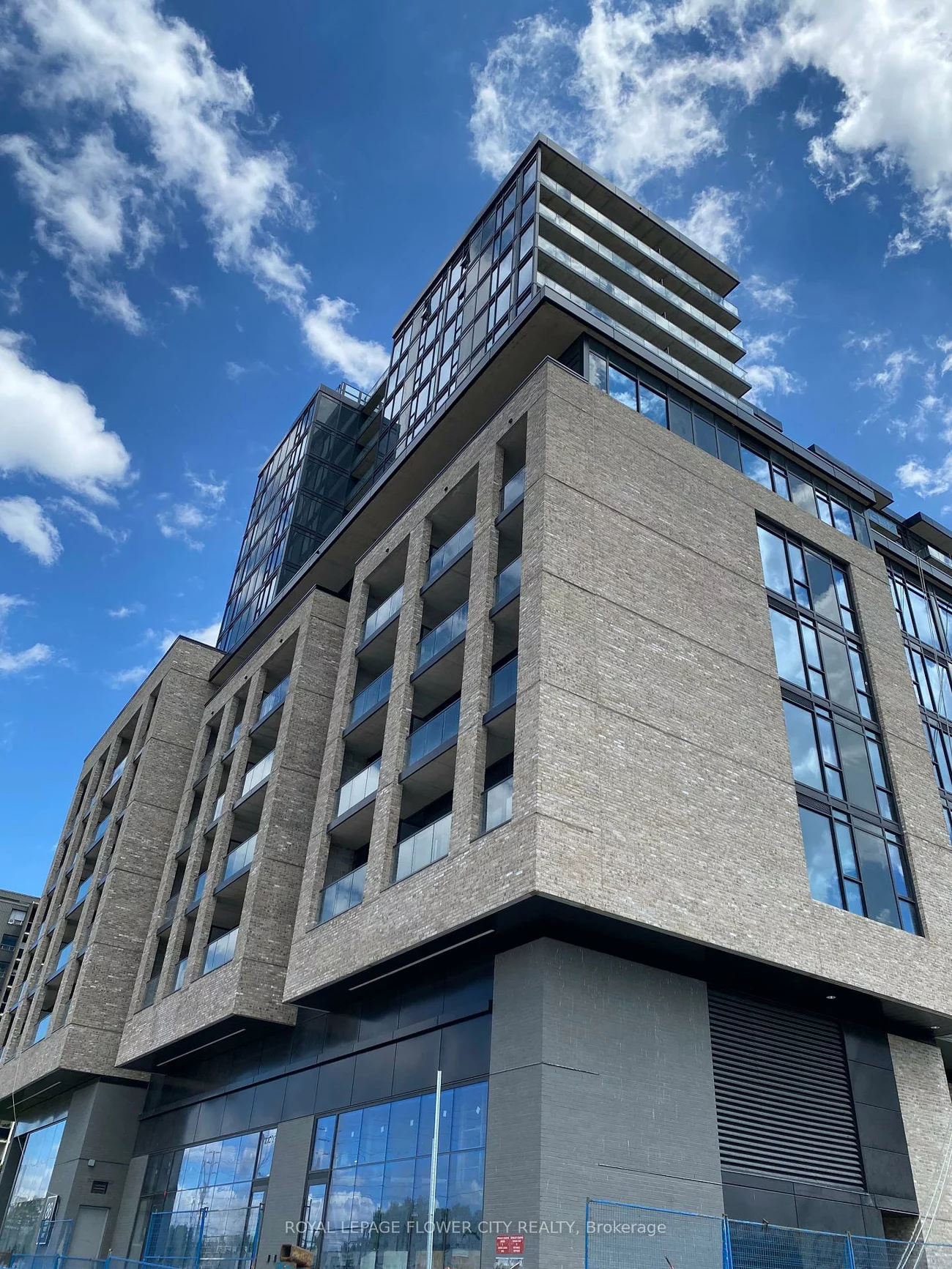 86, Dundas, Cooksville, Mississauga