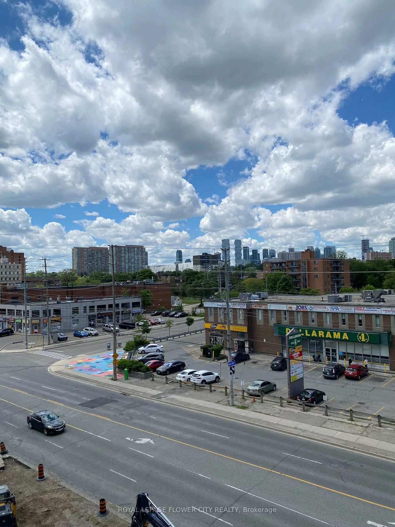 86, Dundas, Cooksville, Mississauga