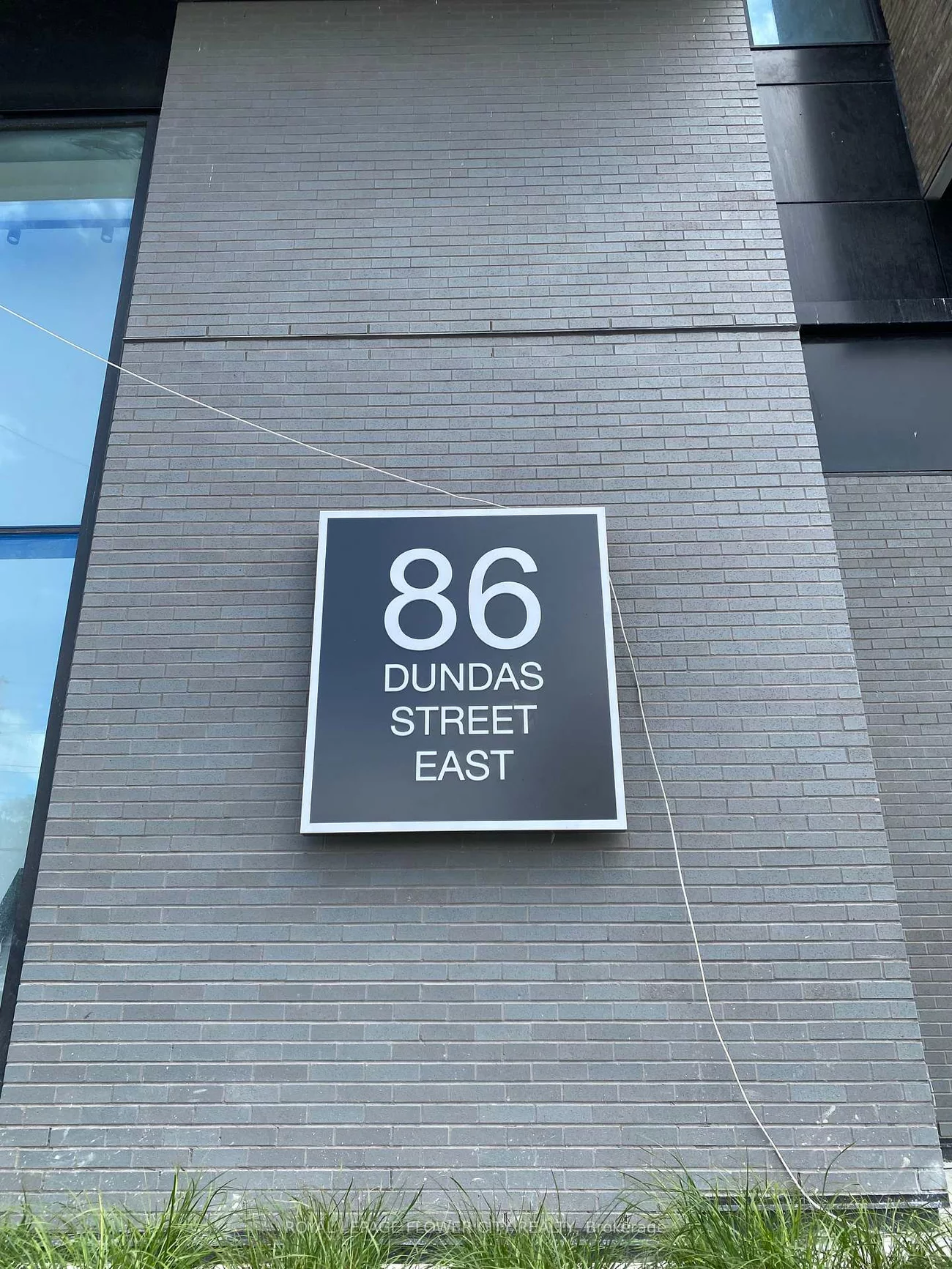 86, Dundas, Cooksville, Mississauga