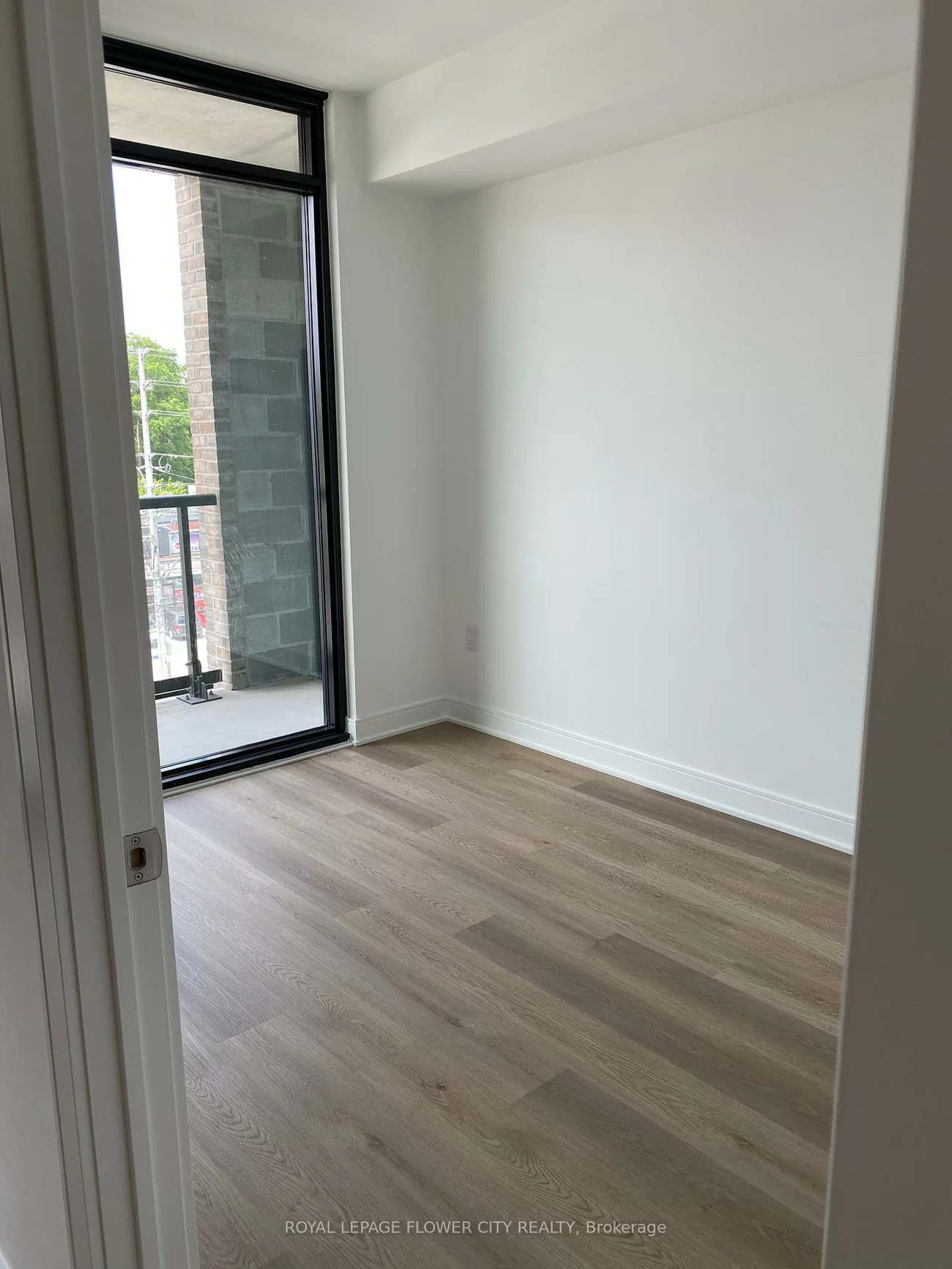 86, Dundas, Cooksville, Mississauga