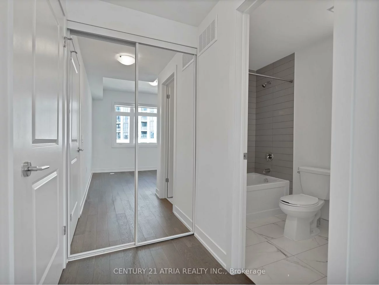 1070, Douglas Mccurdy, Lakeview, Mississauga