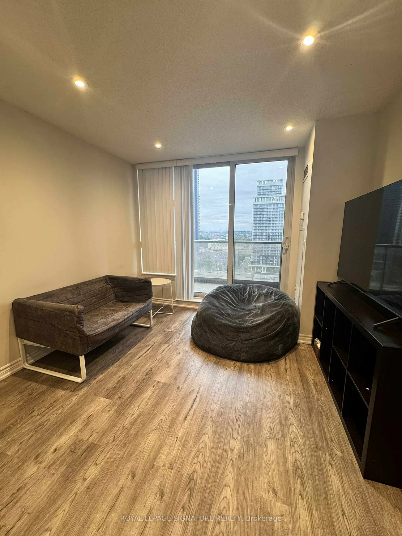 4090, Living Arts, City Centre, Mississauga