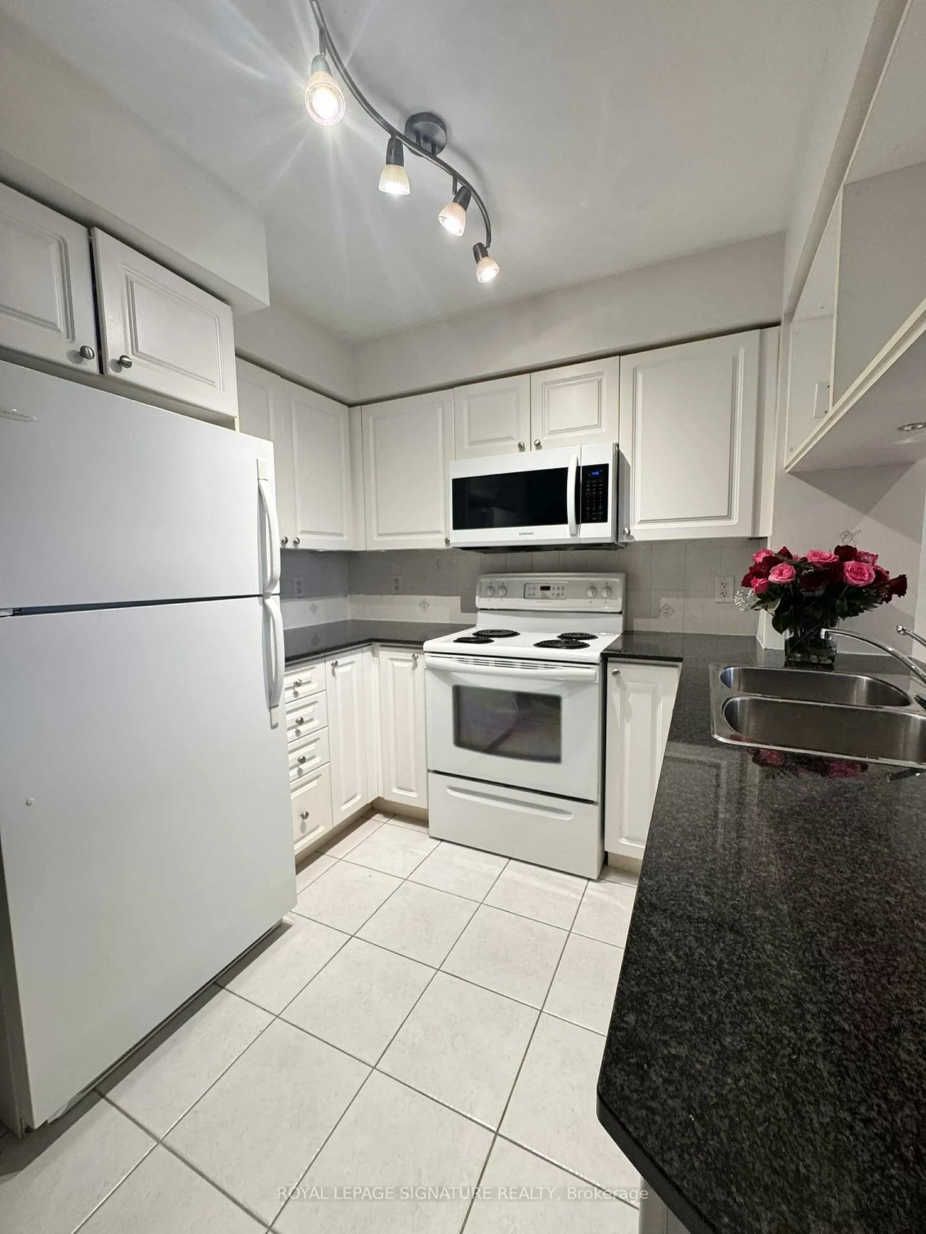 4090, Living Arts, City Centre, Mississauga