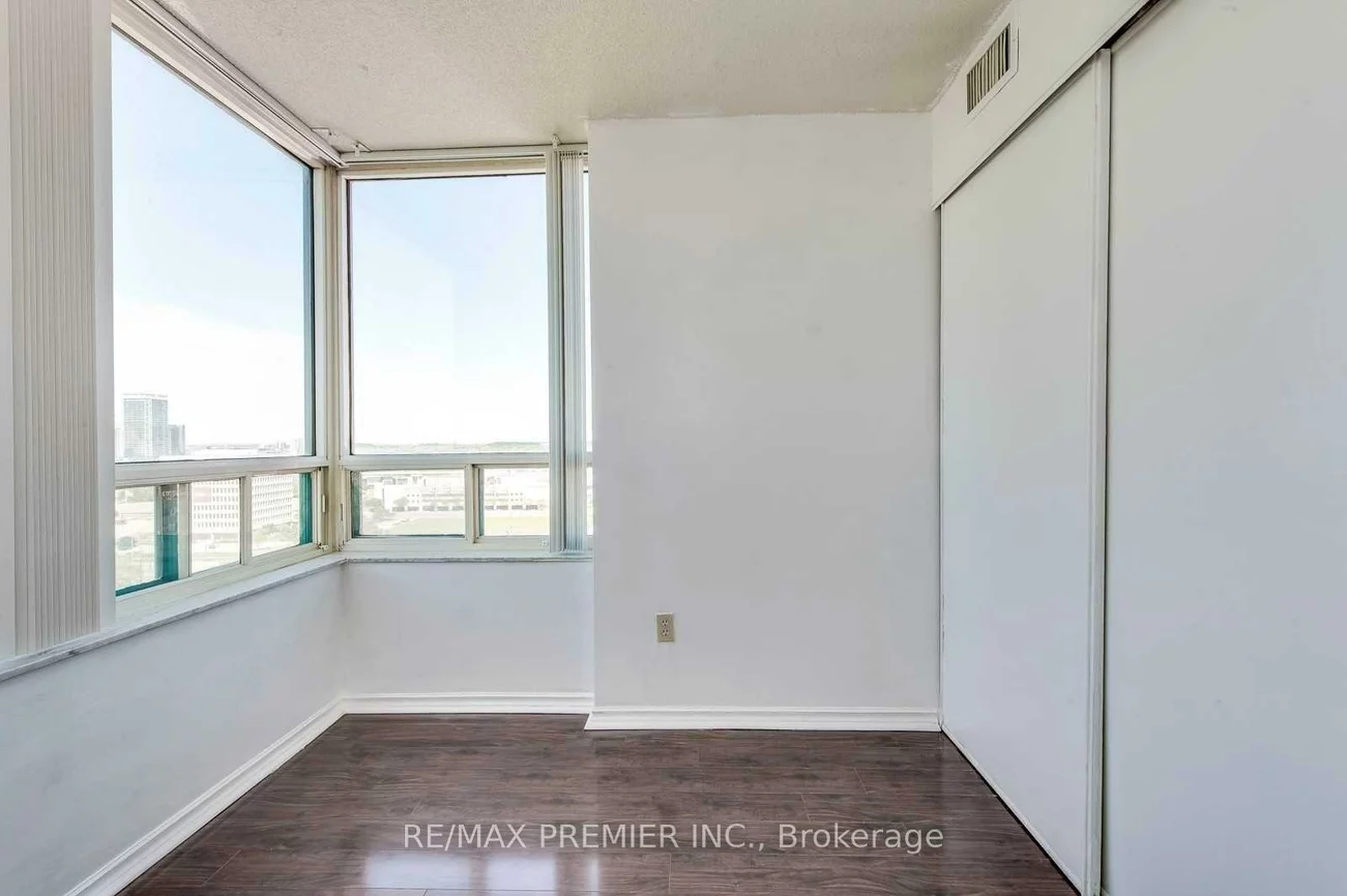 285, Enfield, City Centre, Mississauga