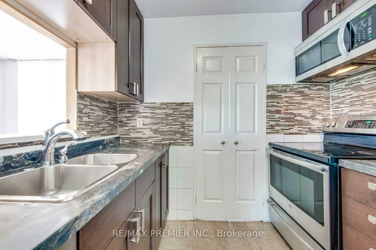 285, Enfield, City Centre, Mississauga