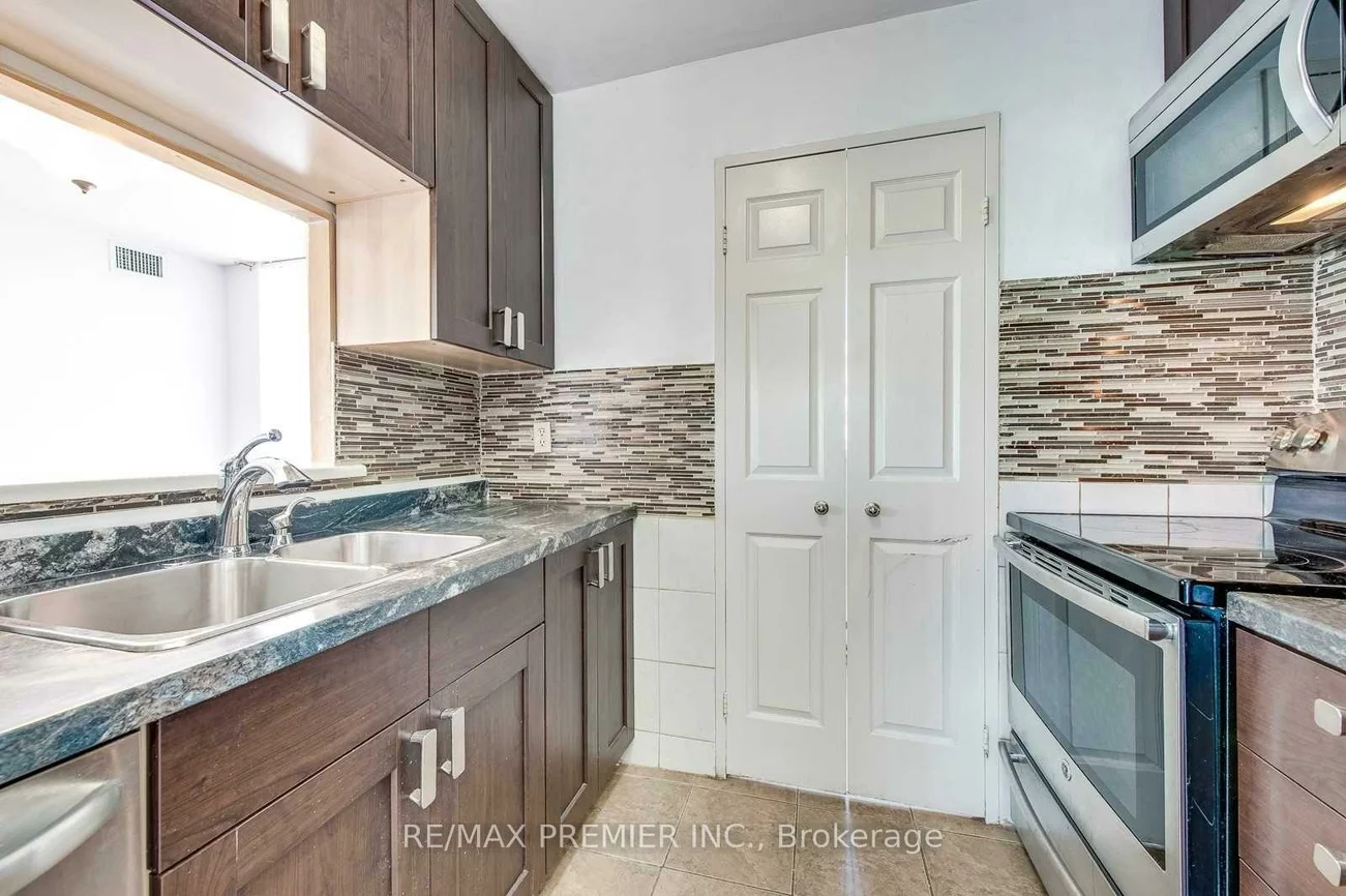 285, Enfield, City Centre, Mississauga