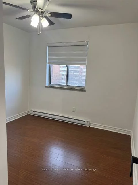 1660, Bloor, Applewood, Mississauga