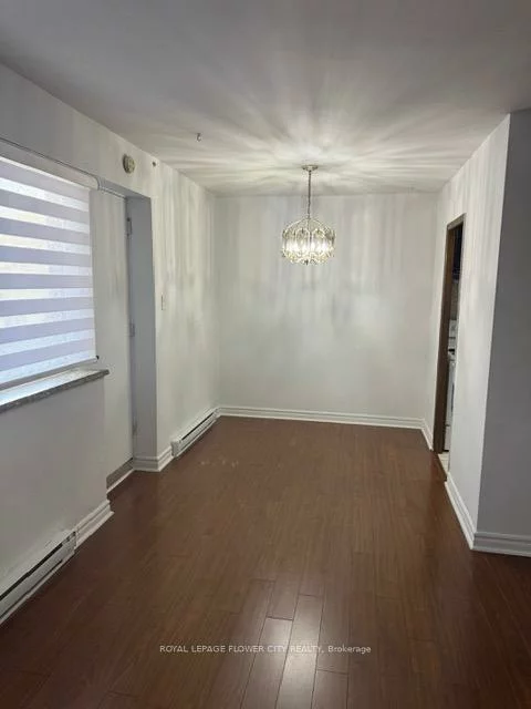 1660, Bloor, Applewood, Mississauga