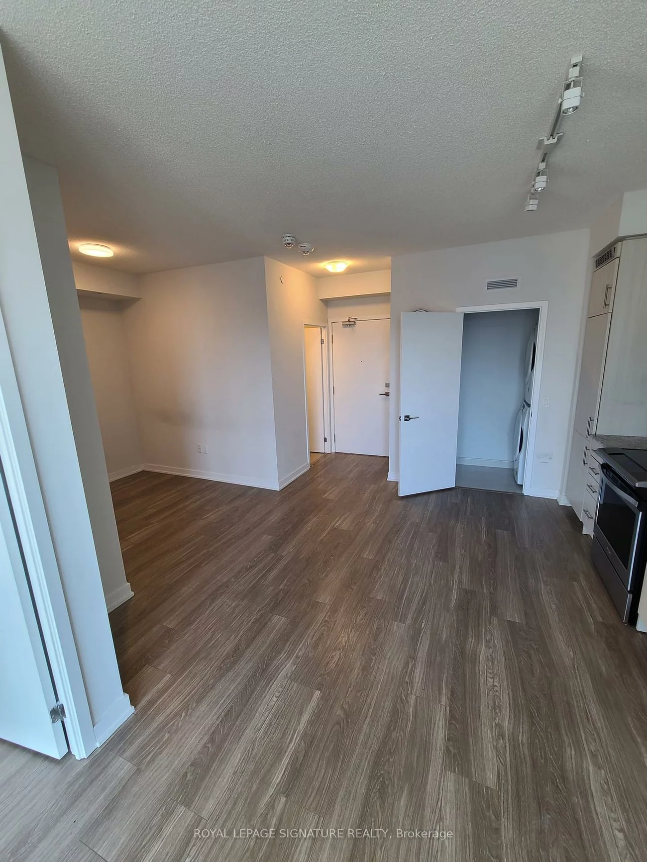 4085, Parkside Village, City Centre, Mississauga