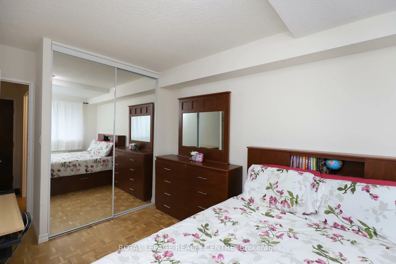 1000, Cedarglen, Erindale, Mississauga