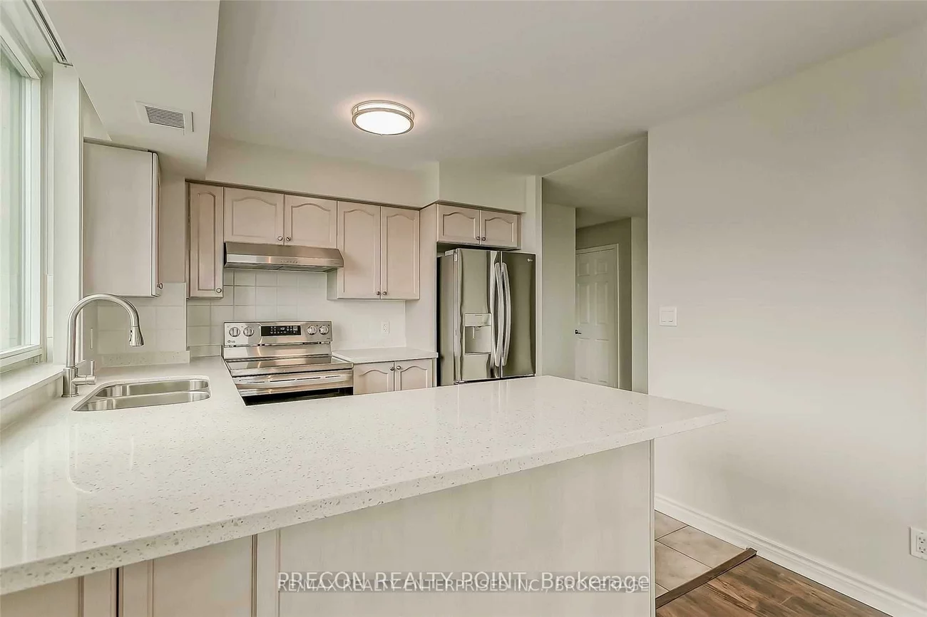 335, Rathburn, City Centre, Mississauga