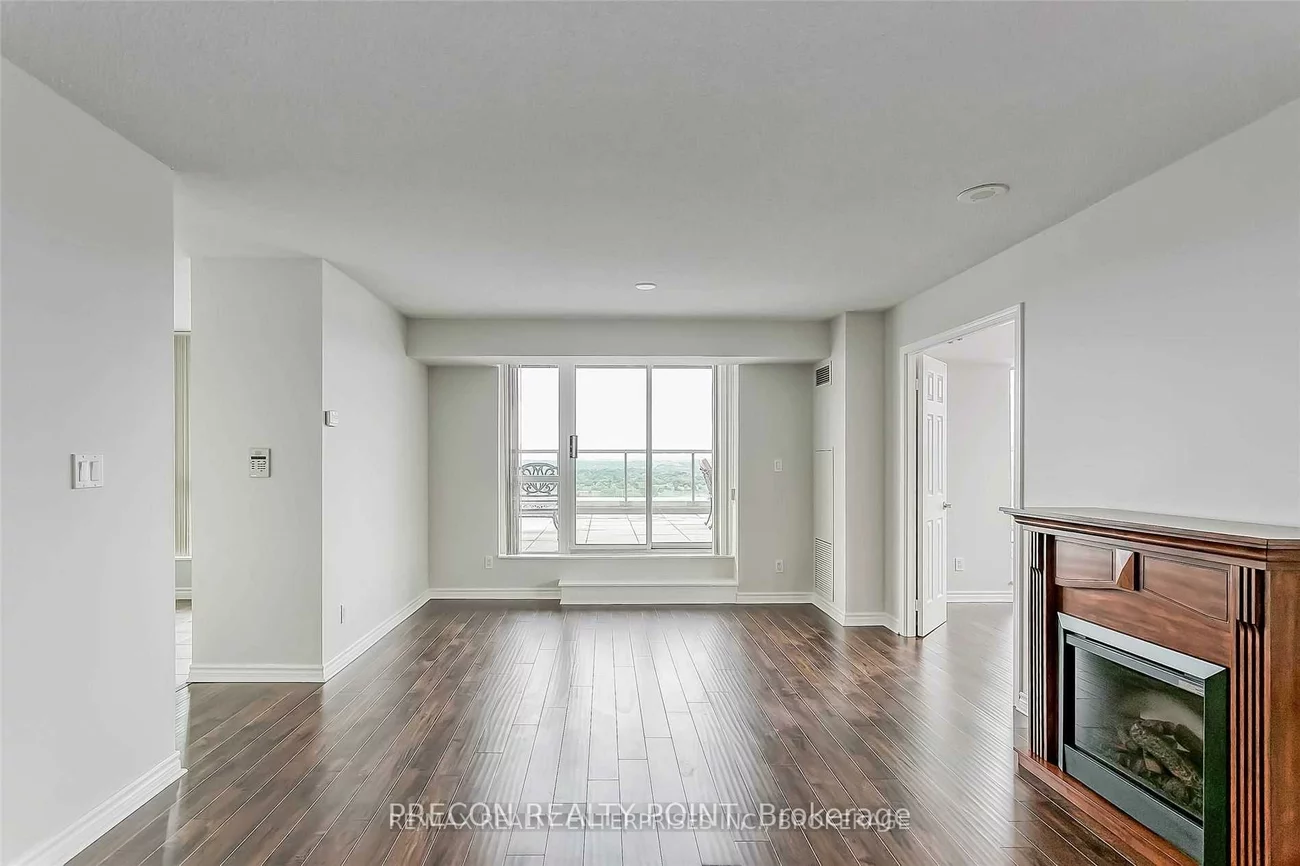335, Rathburn, City Centre, Mississauga