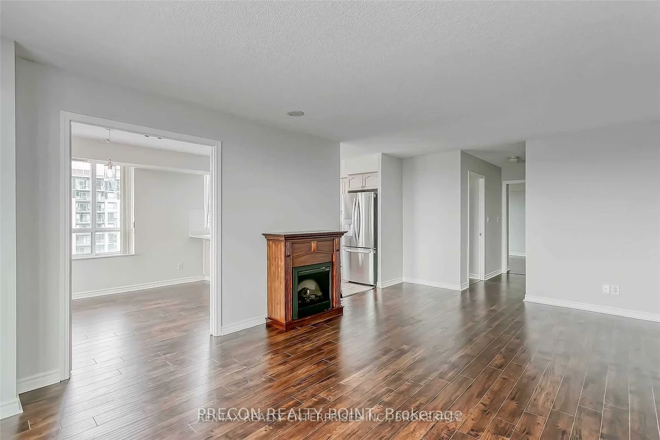 335, Rathburn, City Centre, Mississauga