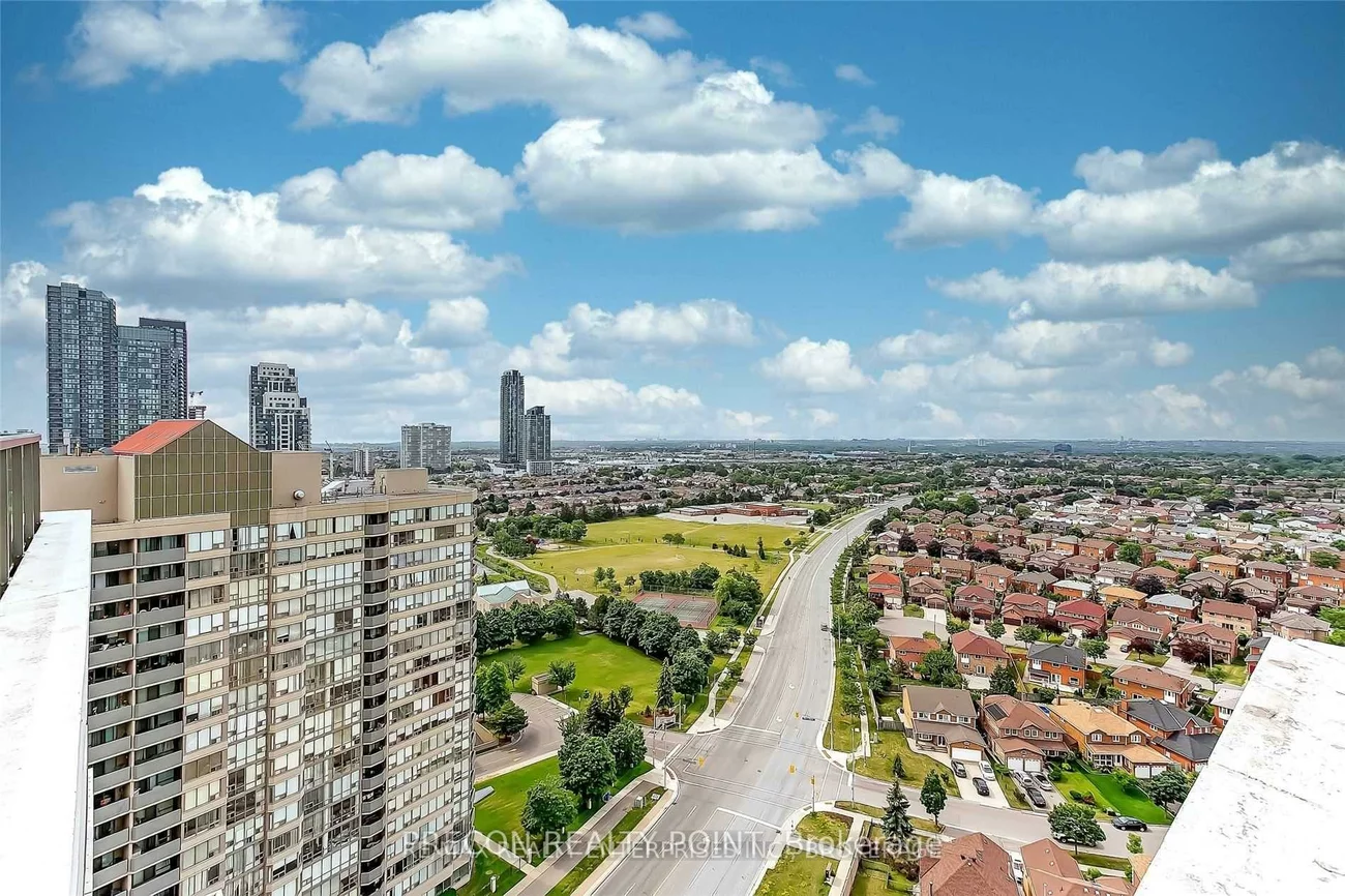 335, Rathburn, City Centre, Mississauga