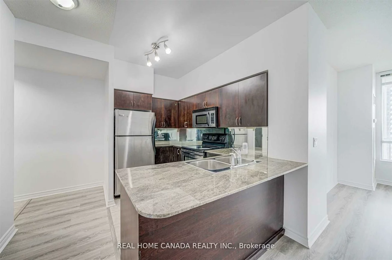 388, Prince Of Wales, City Centre, Mississauga