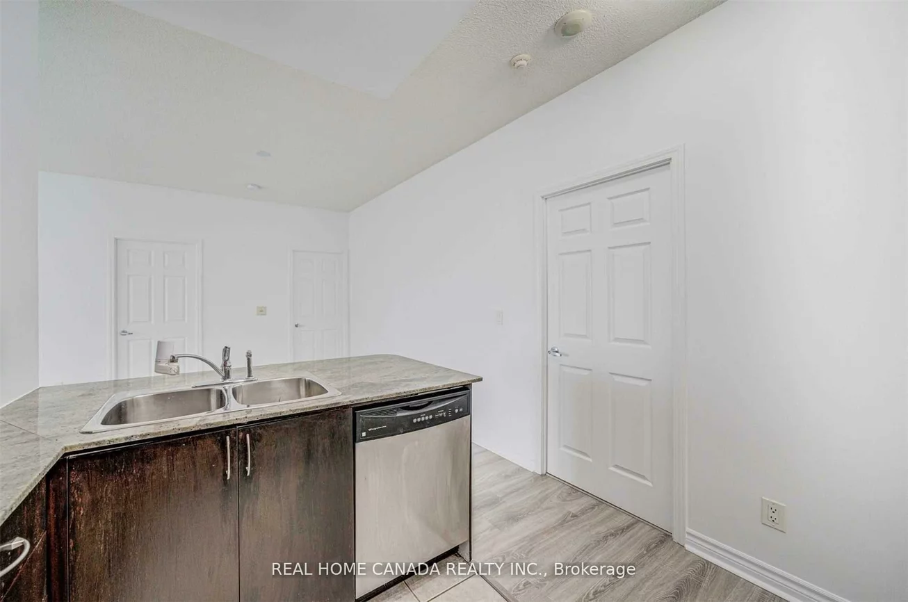 388, Prince Of Wales, City Centre, Mississauga