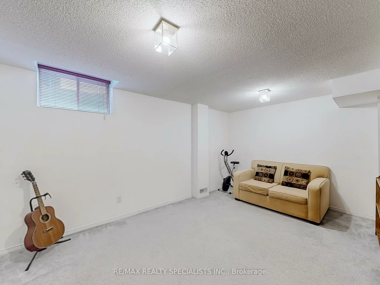 2945, Thomas, Central Erin Mills, Mississauga