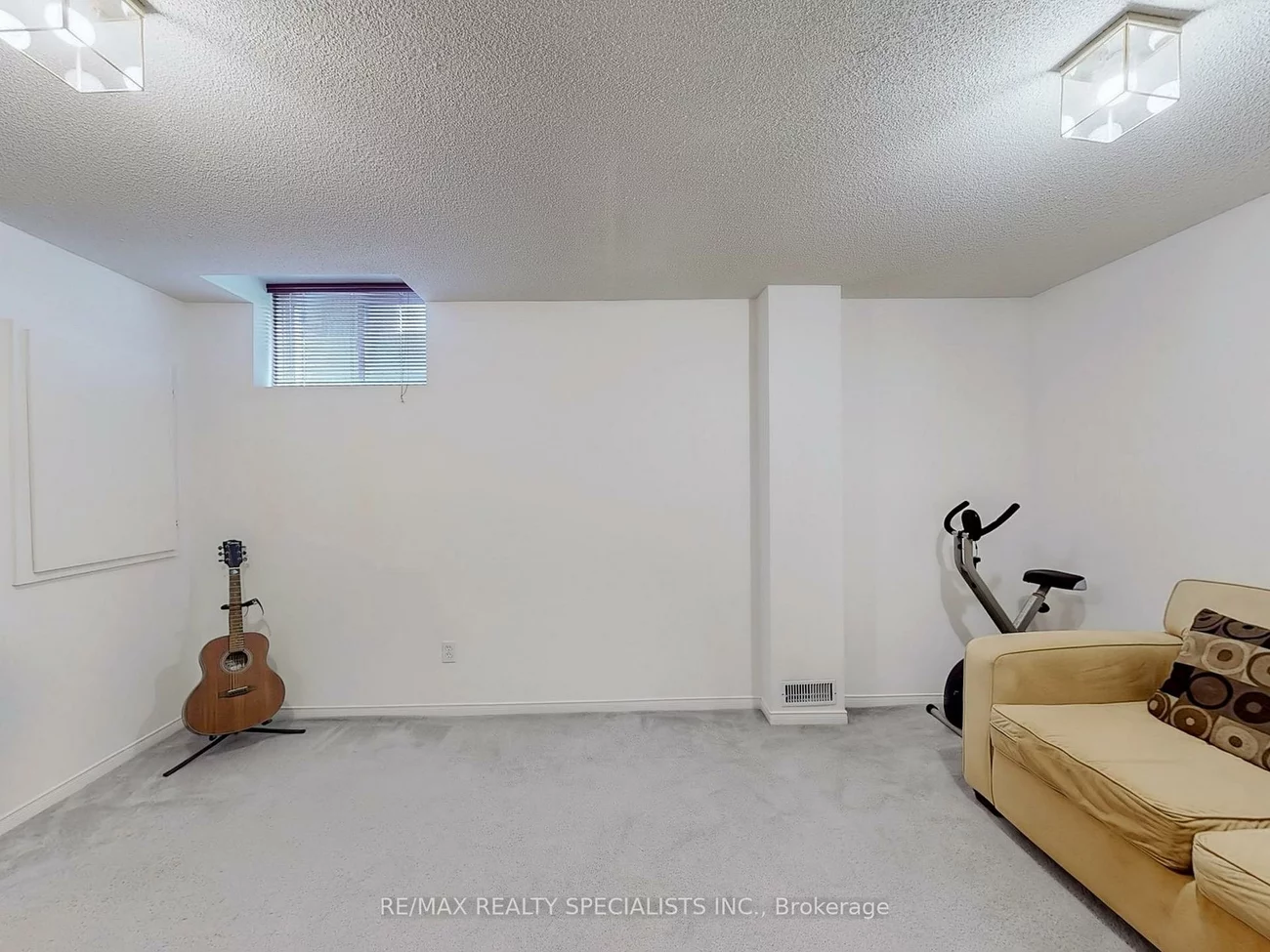 2945, Thomas, Central Erin Mills, Mississauga