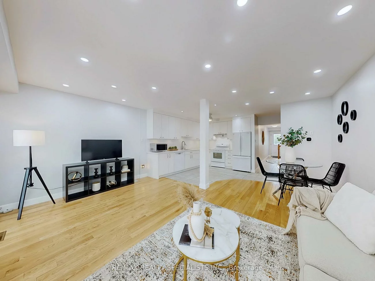2945, Thomas, Central Erin Mills, Mississauga