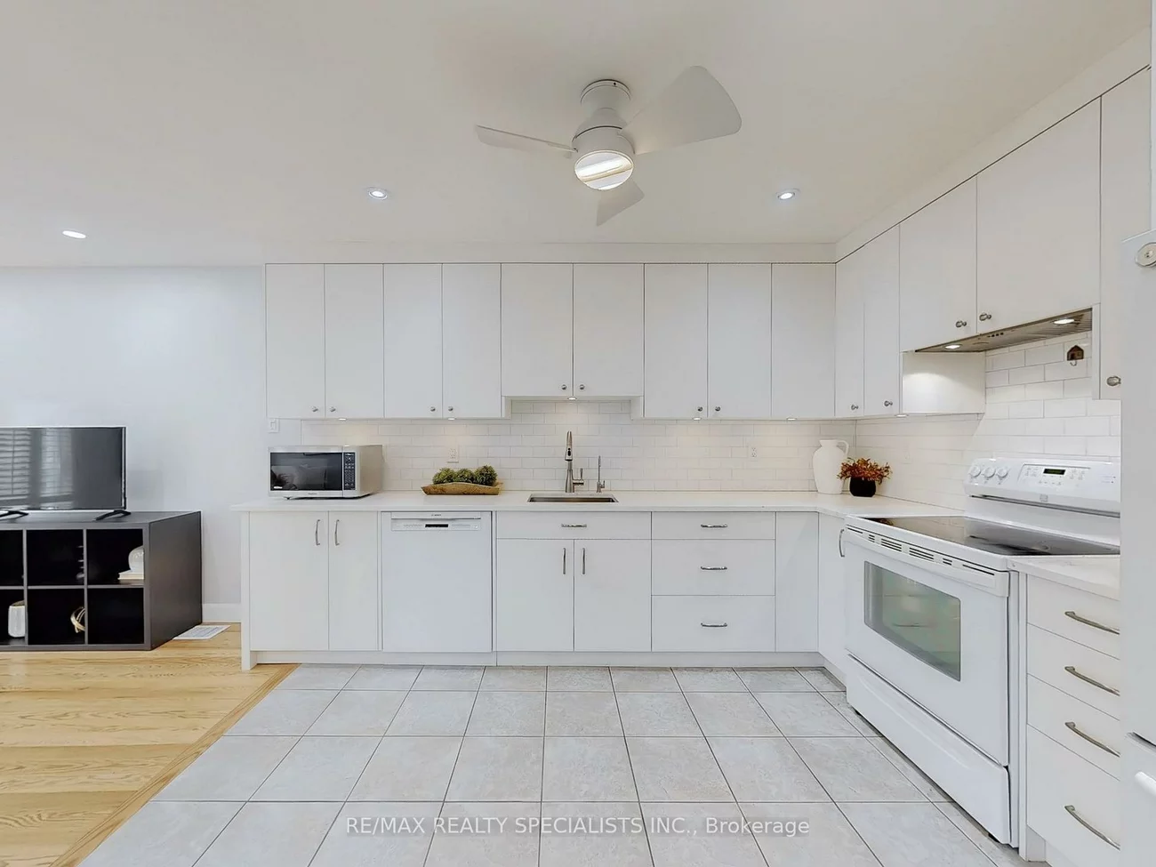 2945, Thomas, Central Erin Mills, Mississauga