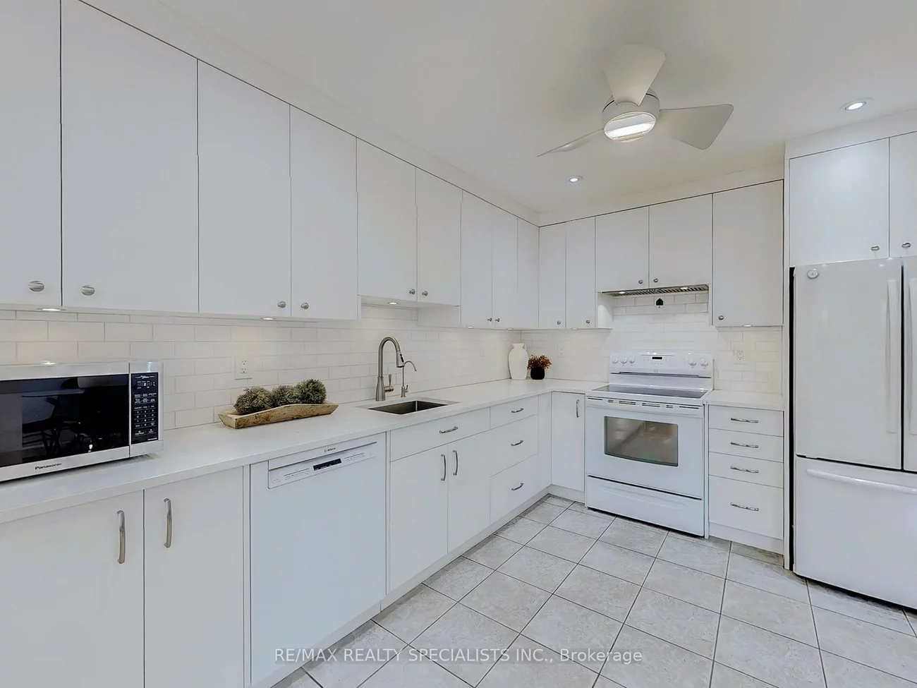 2945, Thomas, Central Erin Mills, Mississauga