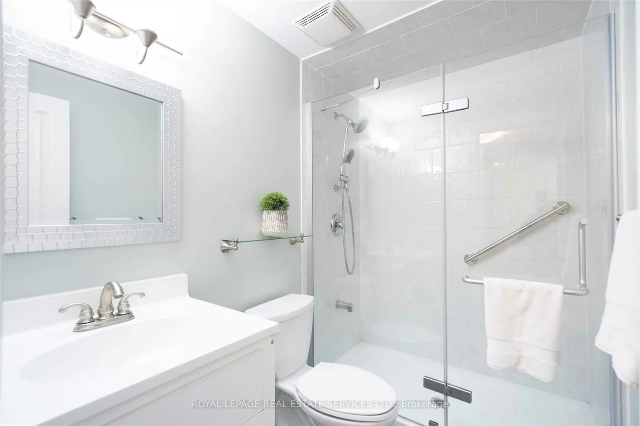 20, Mineola, Mineola, Mississauga