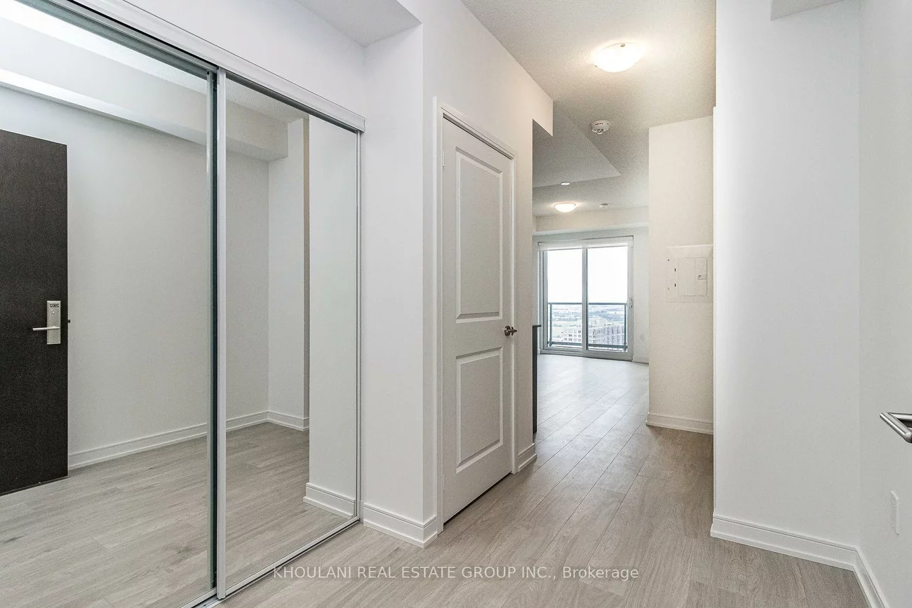 8, Nahani, Hurontario, Mississauga