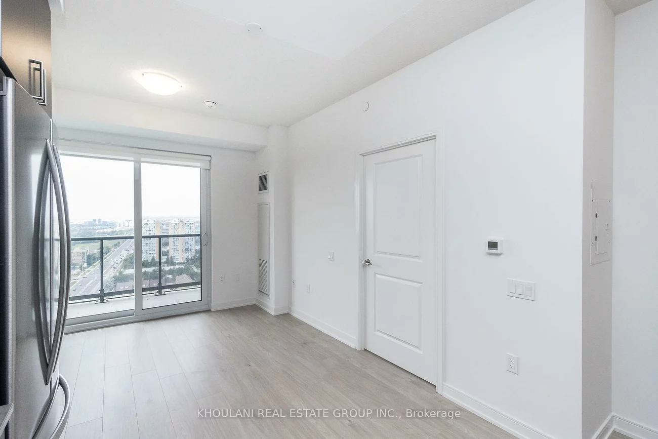 8, Nahani, Hurontario, Mississauga