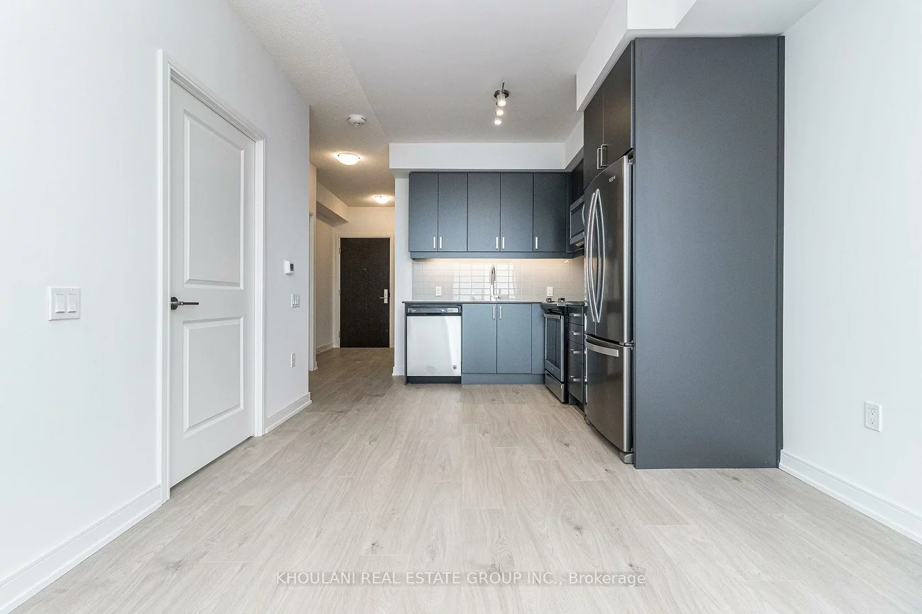 8, Nahani, Hurontario, Mississauga