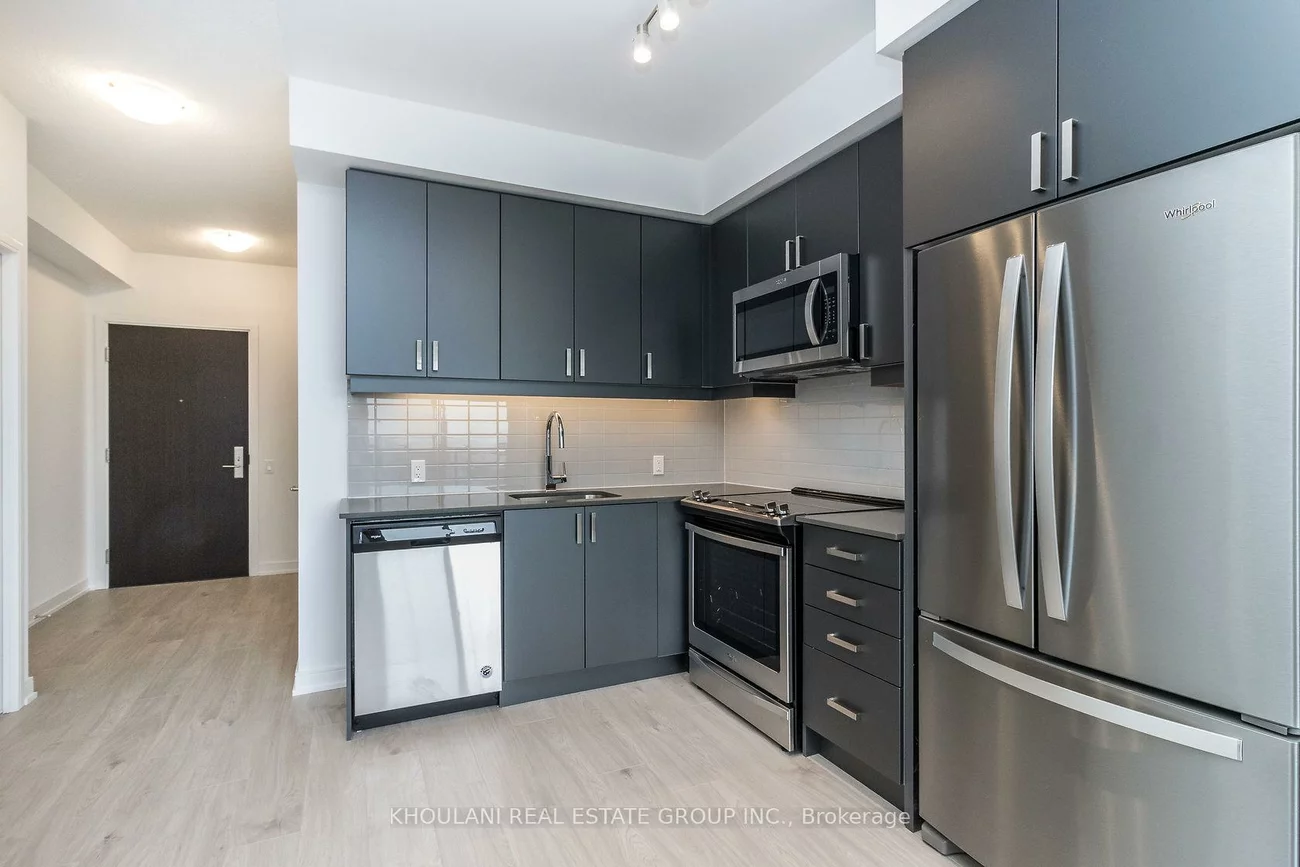 8, Nahani, Hurontario, Mississauga