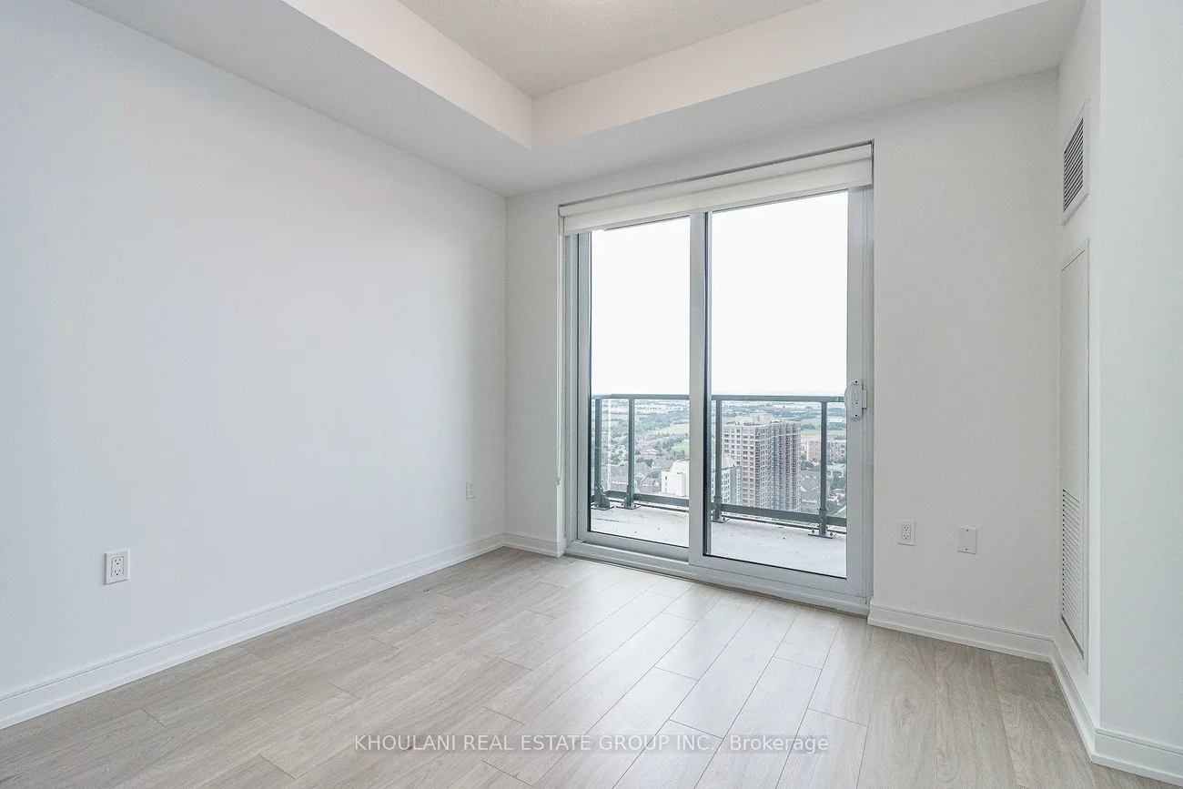 8, Nahani, Hurontario, Mississauga