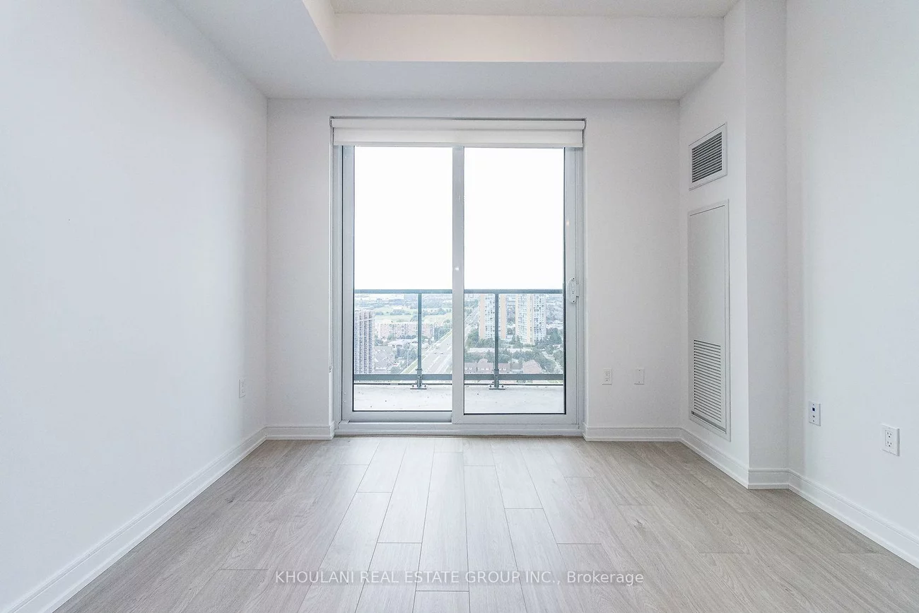 8, Nahani, Hurontario, Mississauga