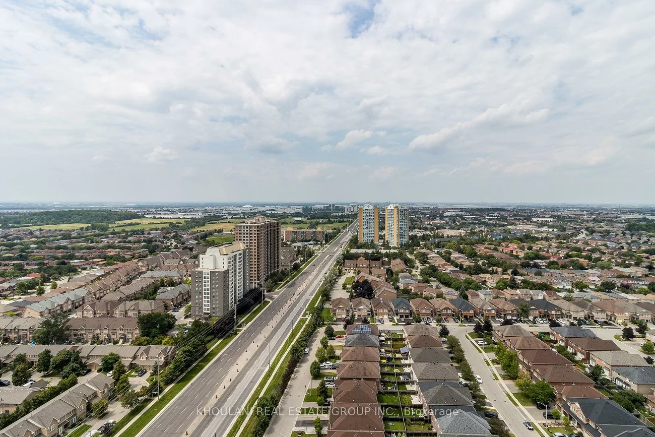 8, Nahani, Hurontario, Mississauga