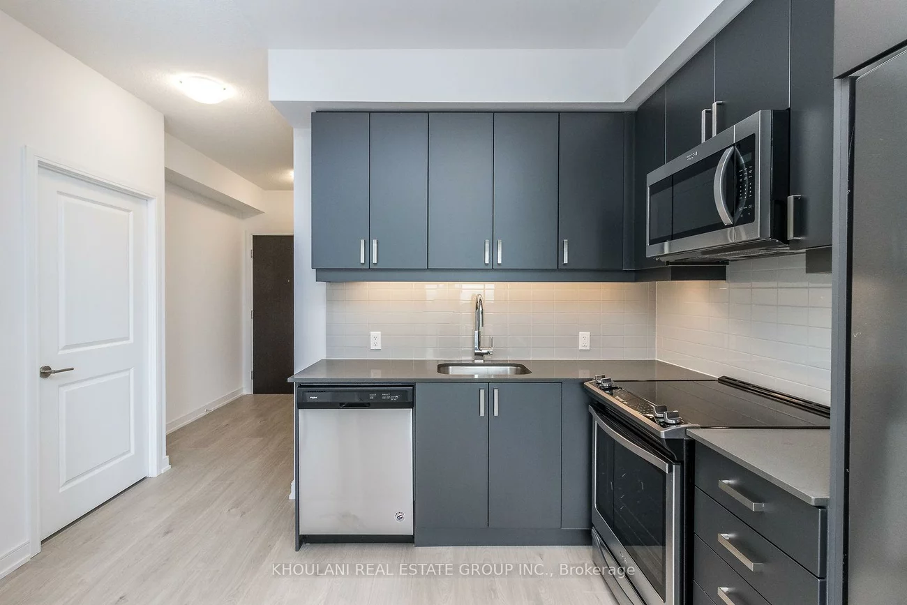 8, Nahani, Hurontario, Mississauga