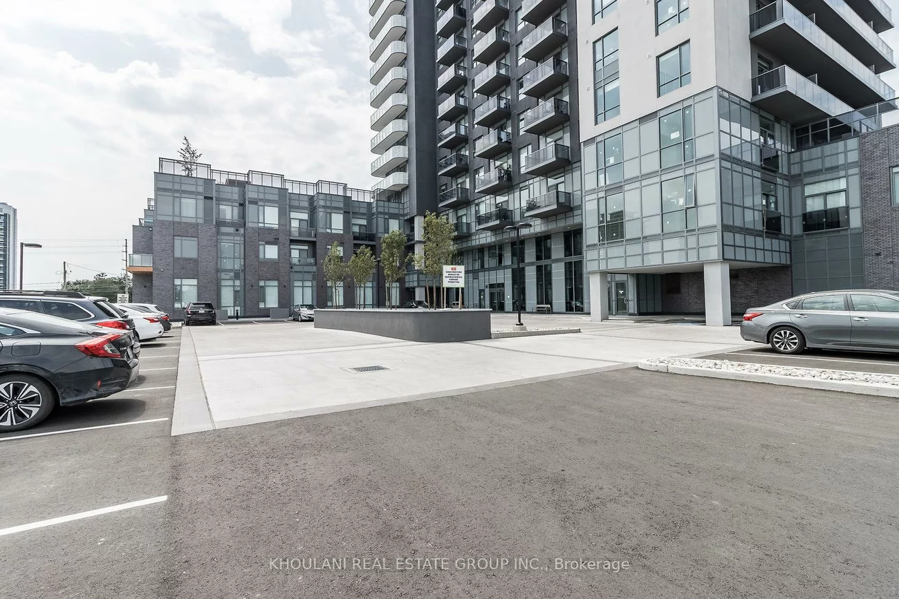 8, Nahani, Hurontario, Mississauga