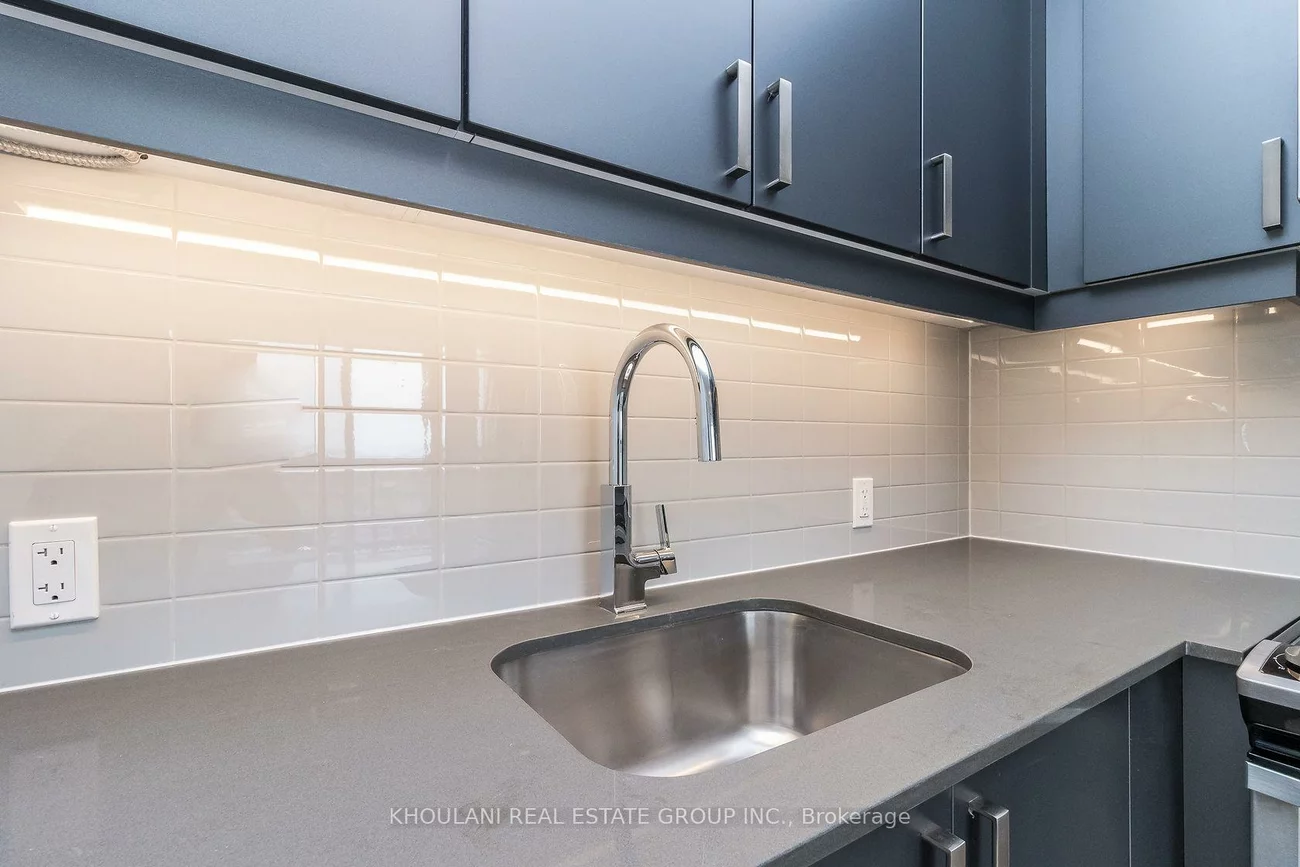 8, Nahani, Hurontario, Mississauga