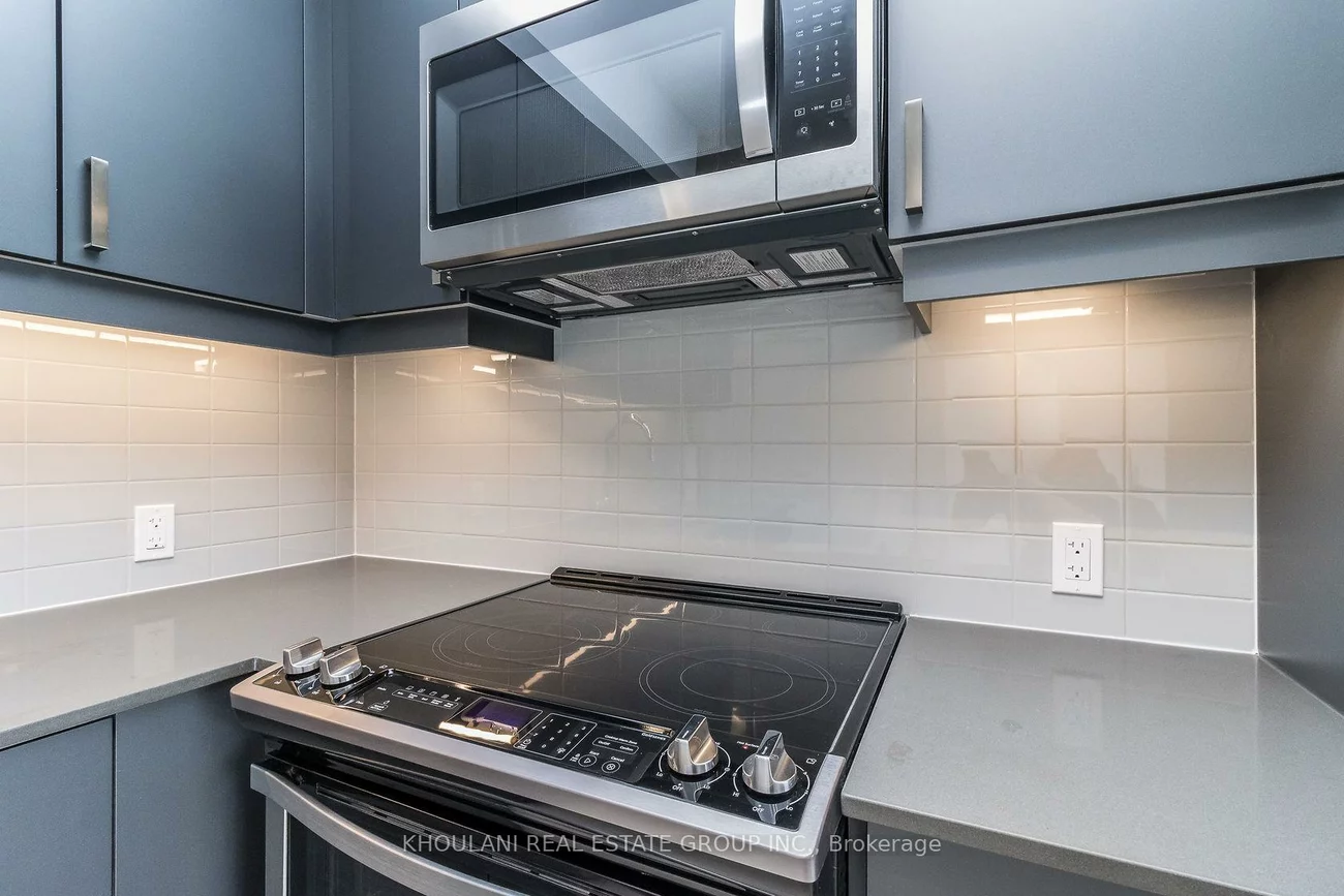 8, Nahani, Hurontario, Mississauga