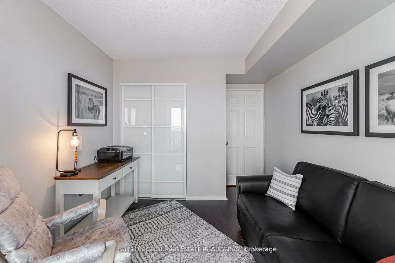 2177, Burnhamthorpe, Erin Mills, Mississauga