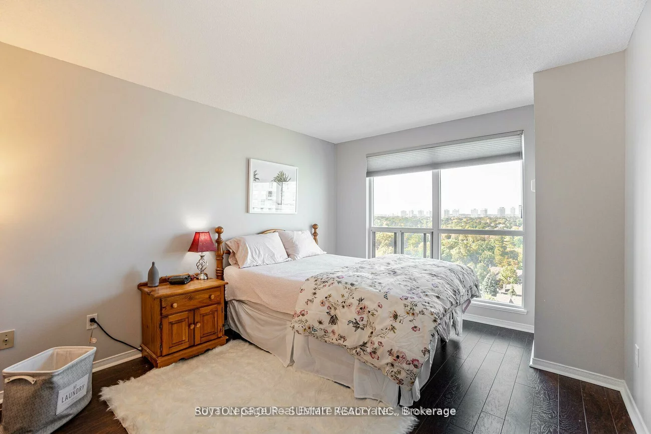2177, Burnhamthorpe, Erin Mills, Mississauga
