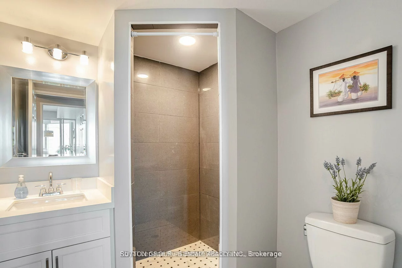2177, Burnhamthorpe, Erin Mills, Mississauga