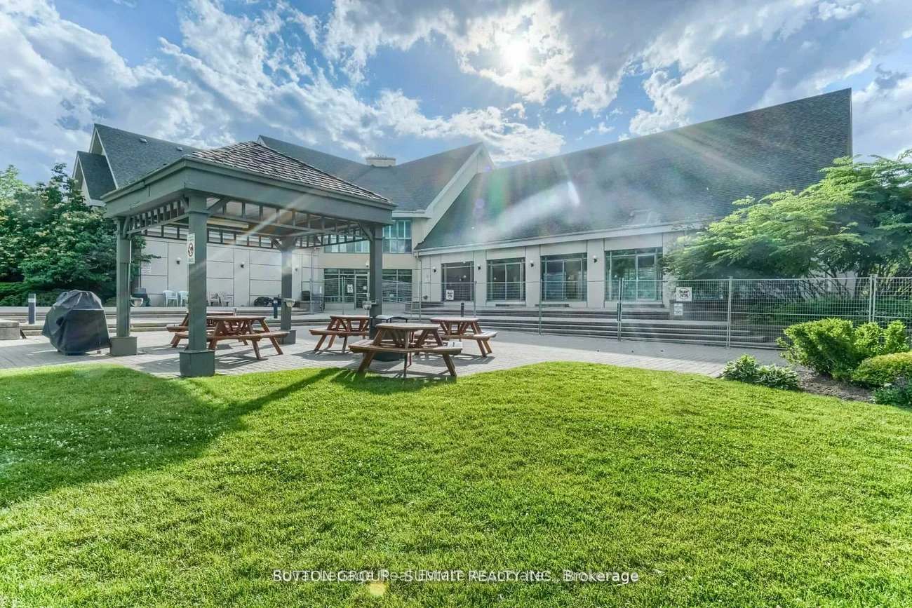 2177, Burnhamthorpe, Erin Mills, Mississauga