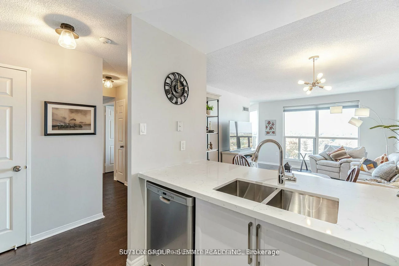 2177, Burnhamthorpe, Erin Mills, Mississauga