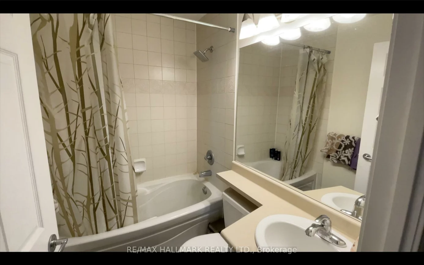3504, Hurontario St, Mississauga Valleys, Mississauga