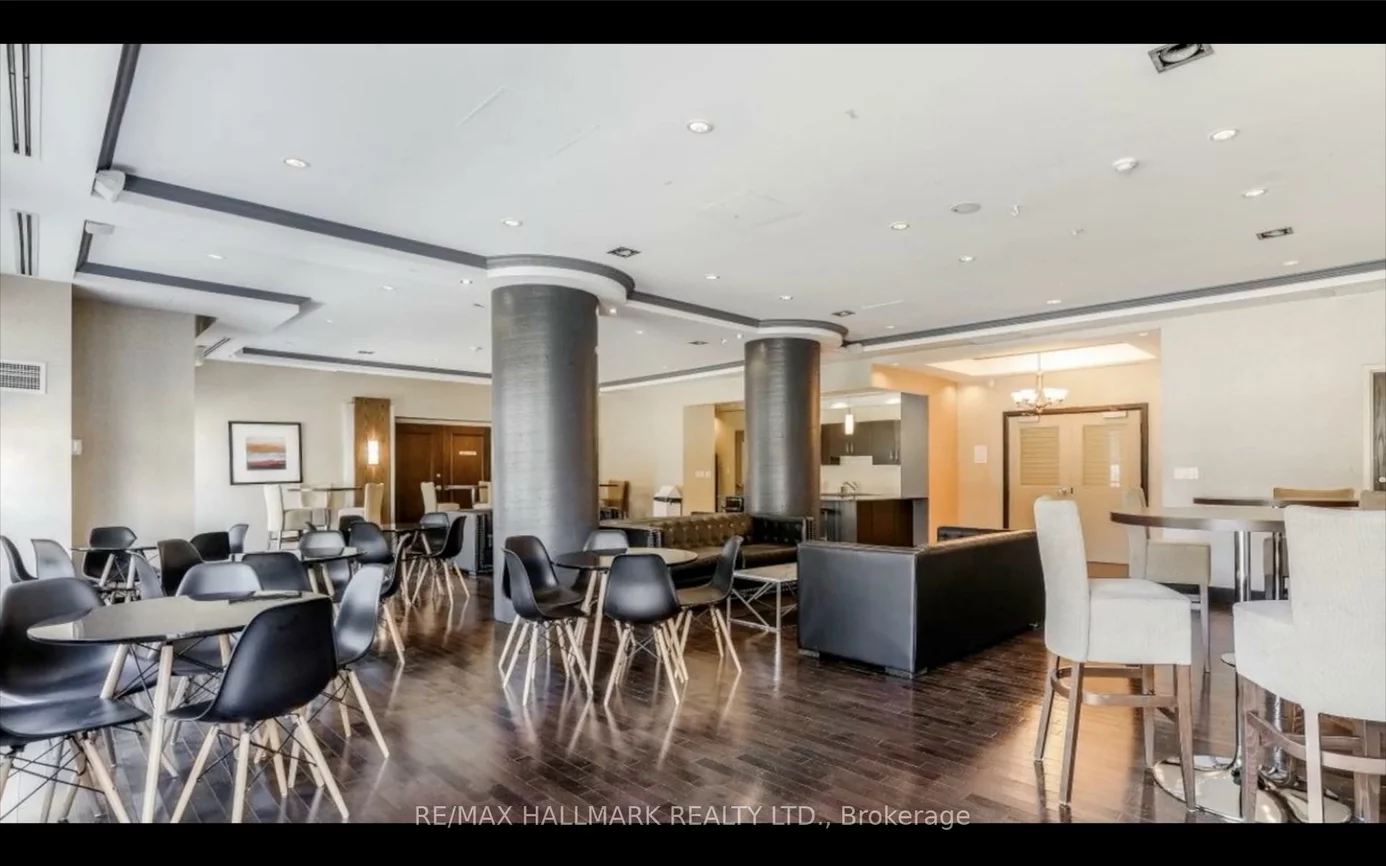 3504, Hurontario St, Mississauga Valleys, Mississauga