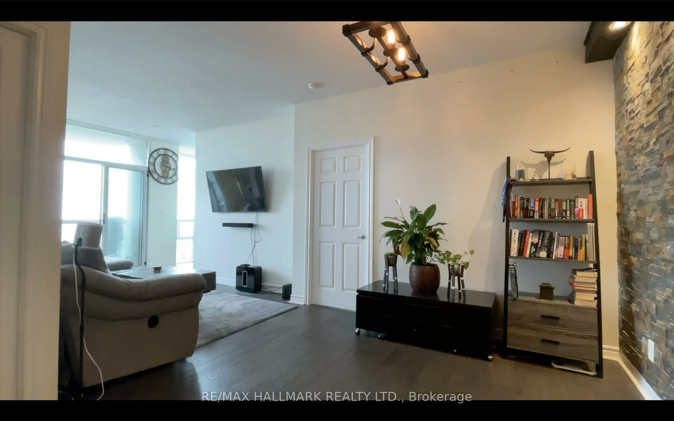 3504, Hurontario St, Mississauga Valleys, Mississauga