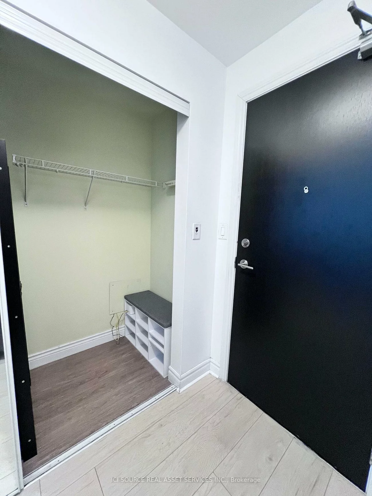 3504, Hurontario, Fairview, Mississauga