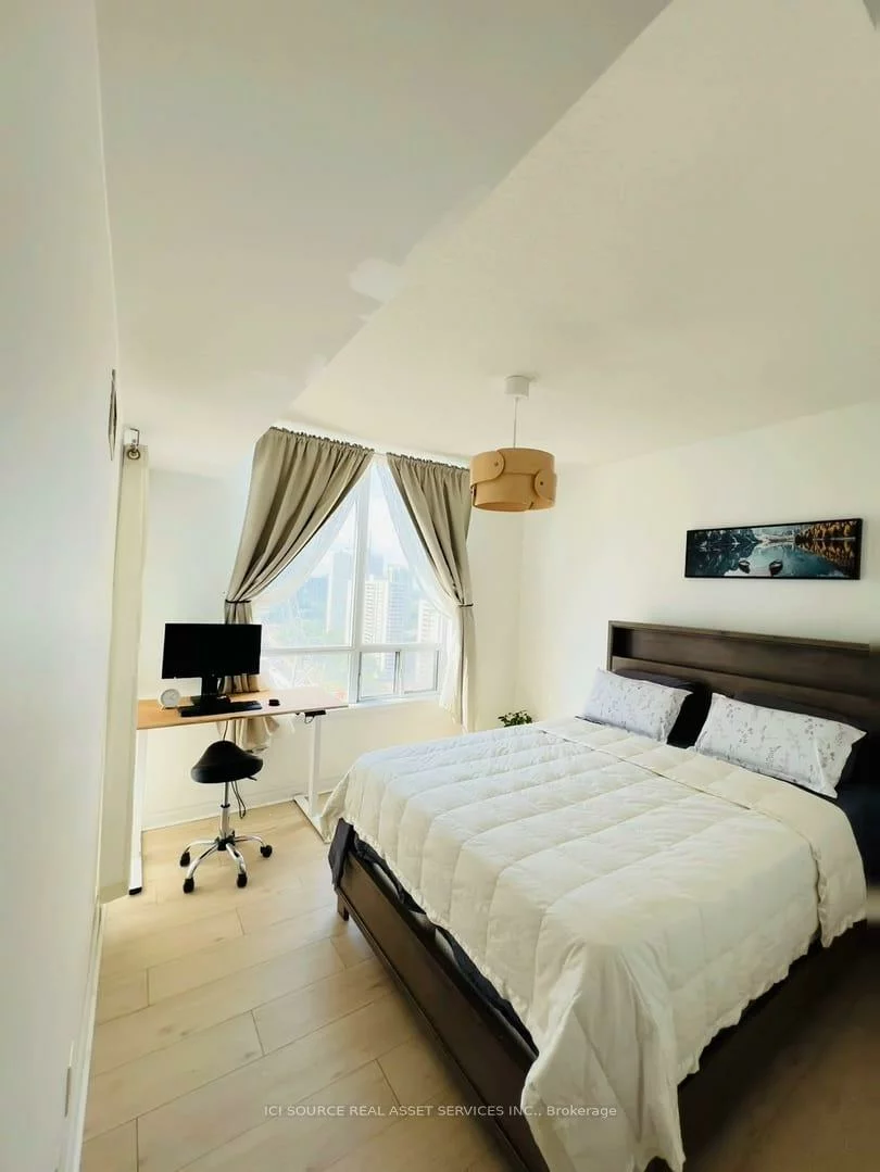 3504, Hurontario, Fairview, Mississauga