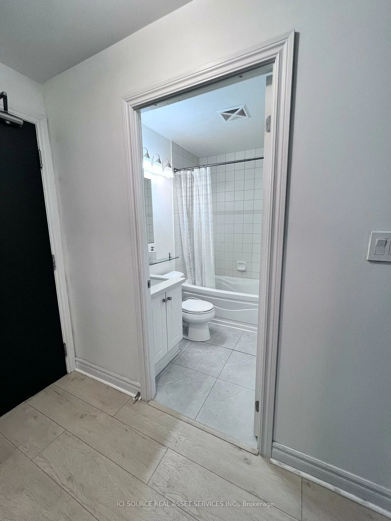 3504, Hurontario, Fairview, Mississauga