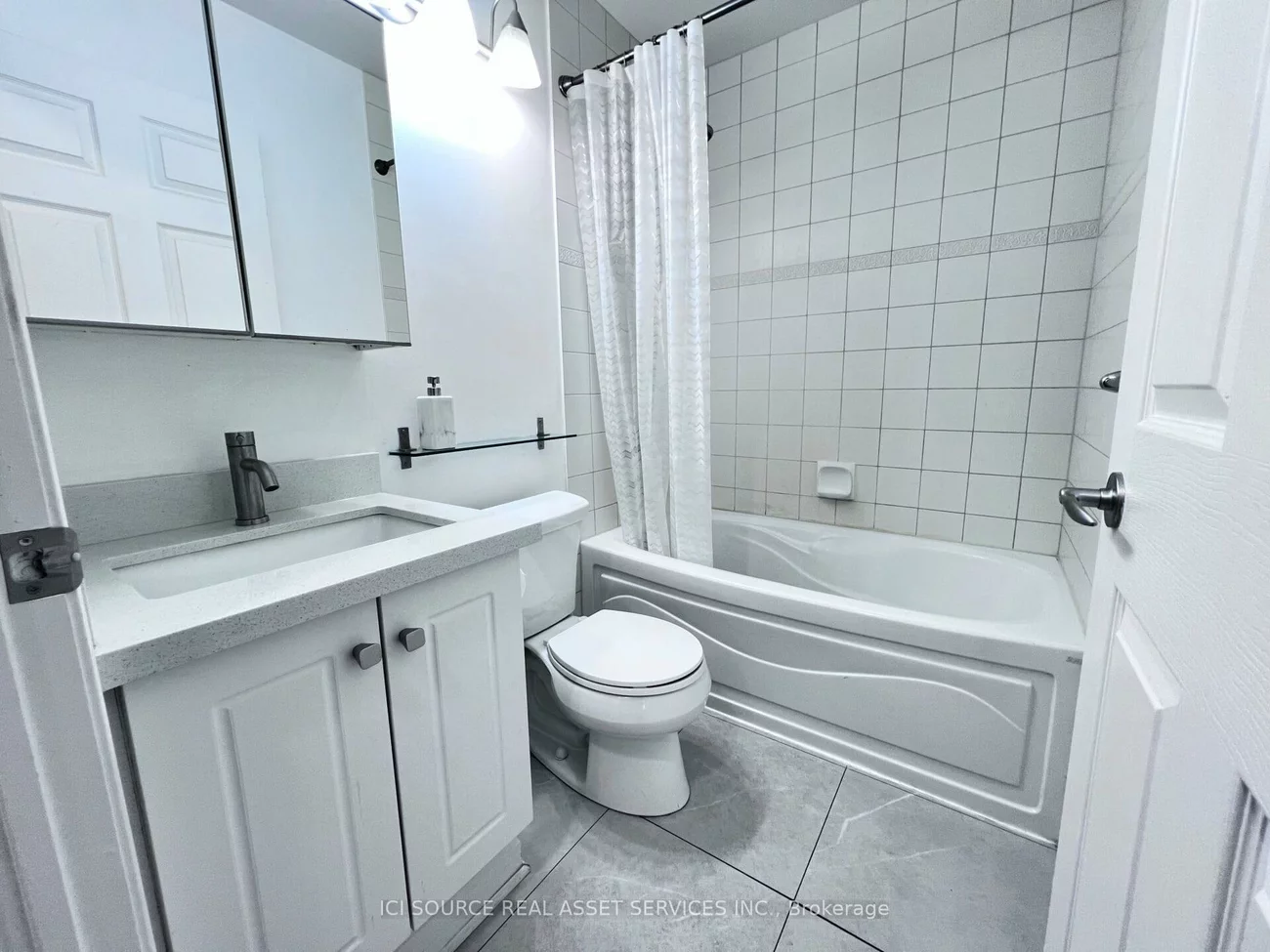 3504, Hurontario, Fairview, Mississauga